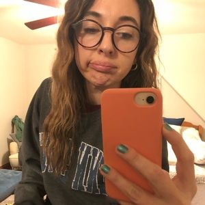 Meet your Posher, Lauren